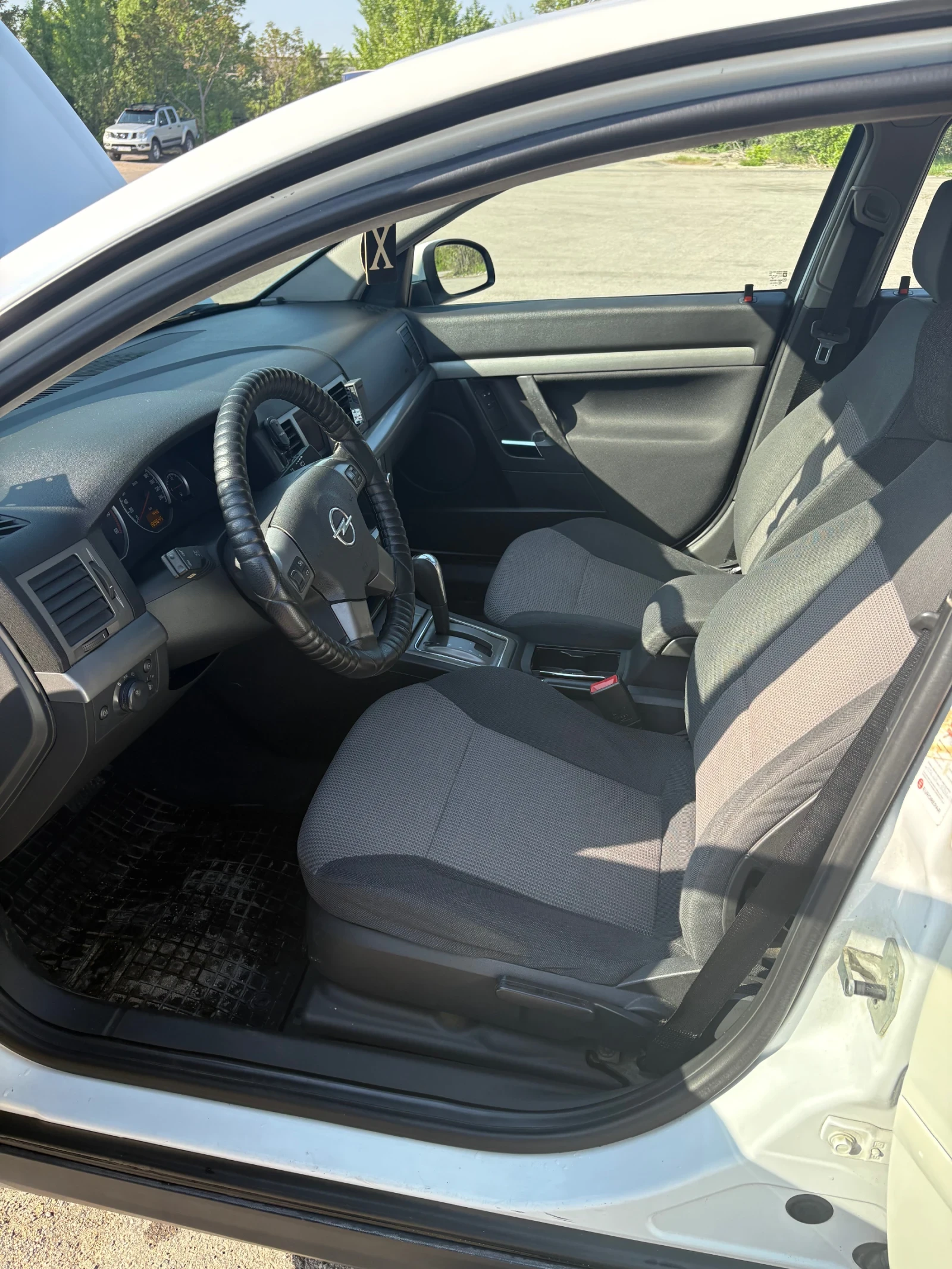 Opel Vectra 2.2 DTI - изображение 8