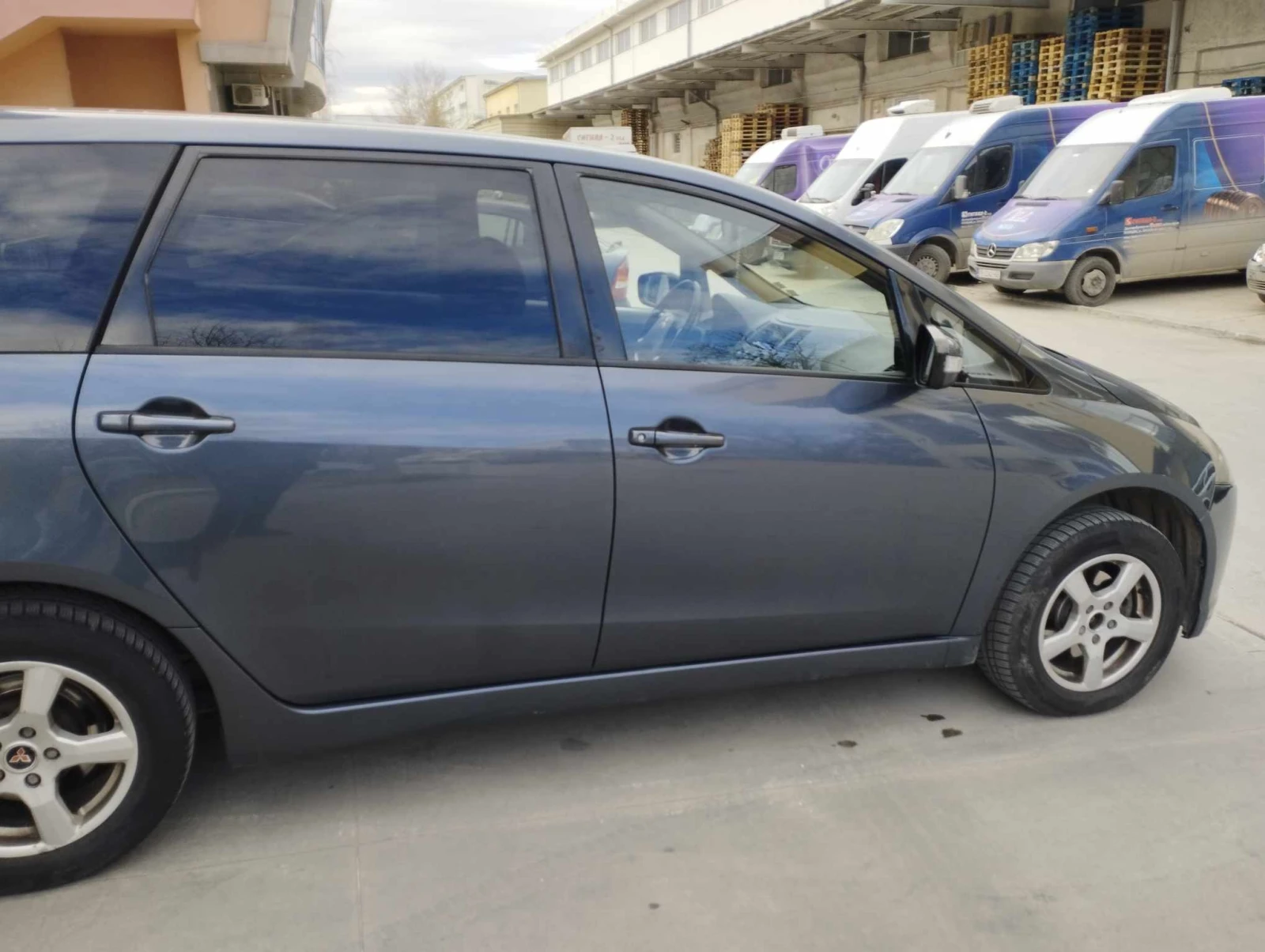 Mitsubishi Grandis  - изображение 3
