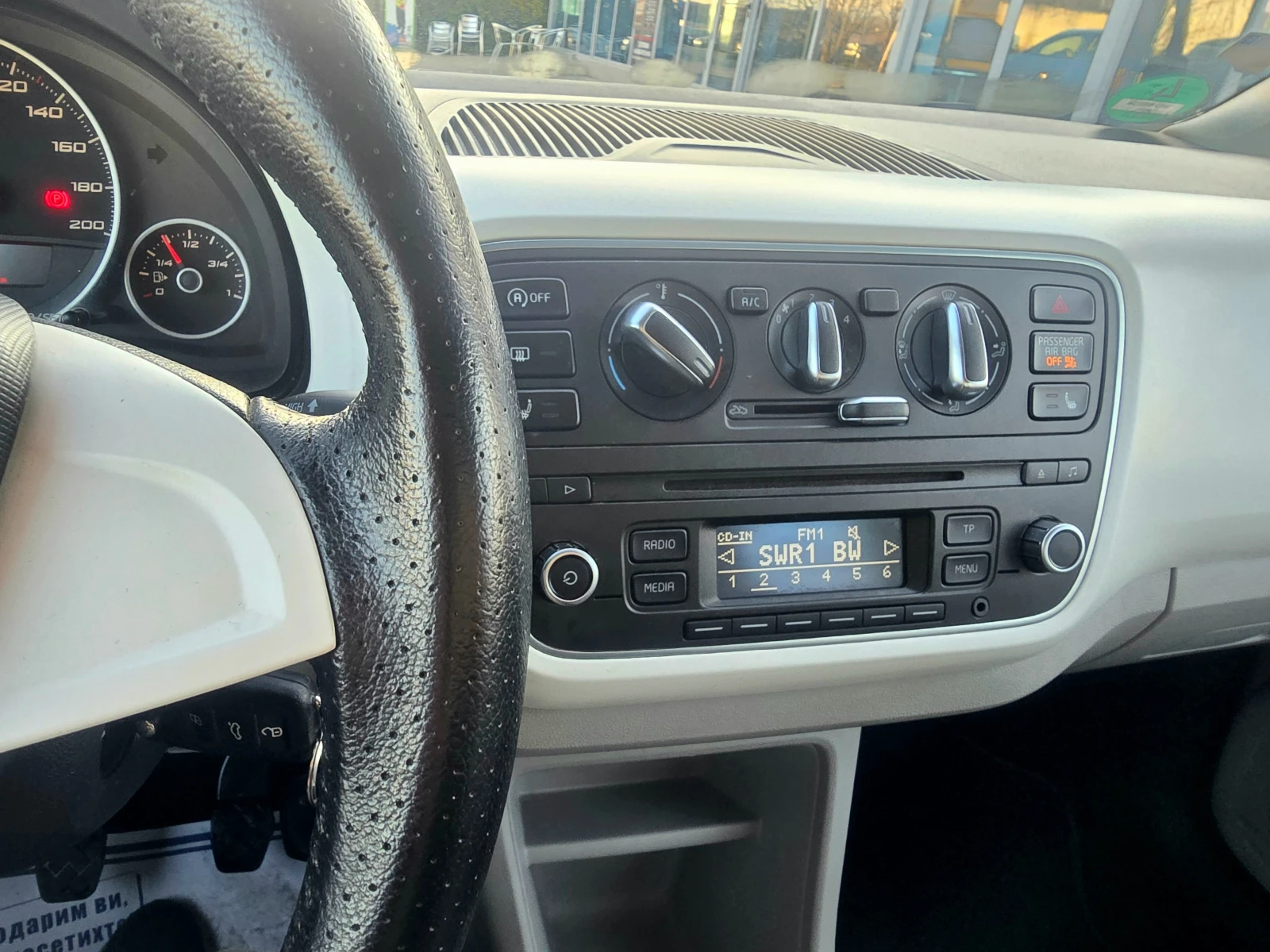Seat Mii ПЕРФЕКТЕН/1.0i - изображение 10