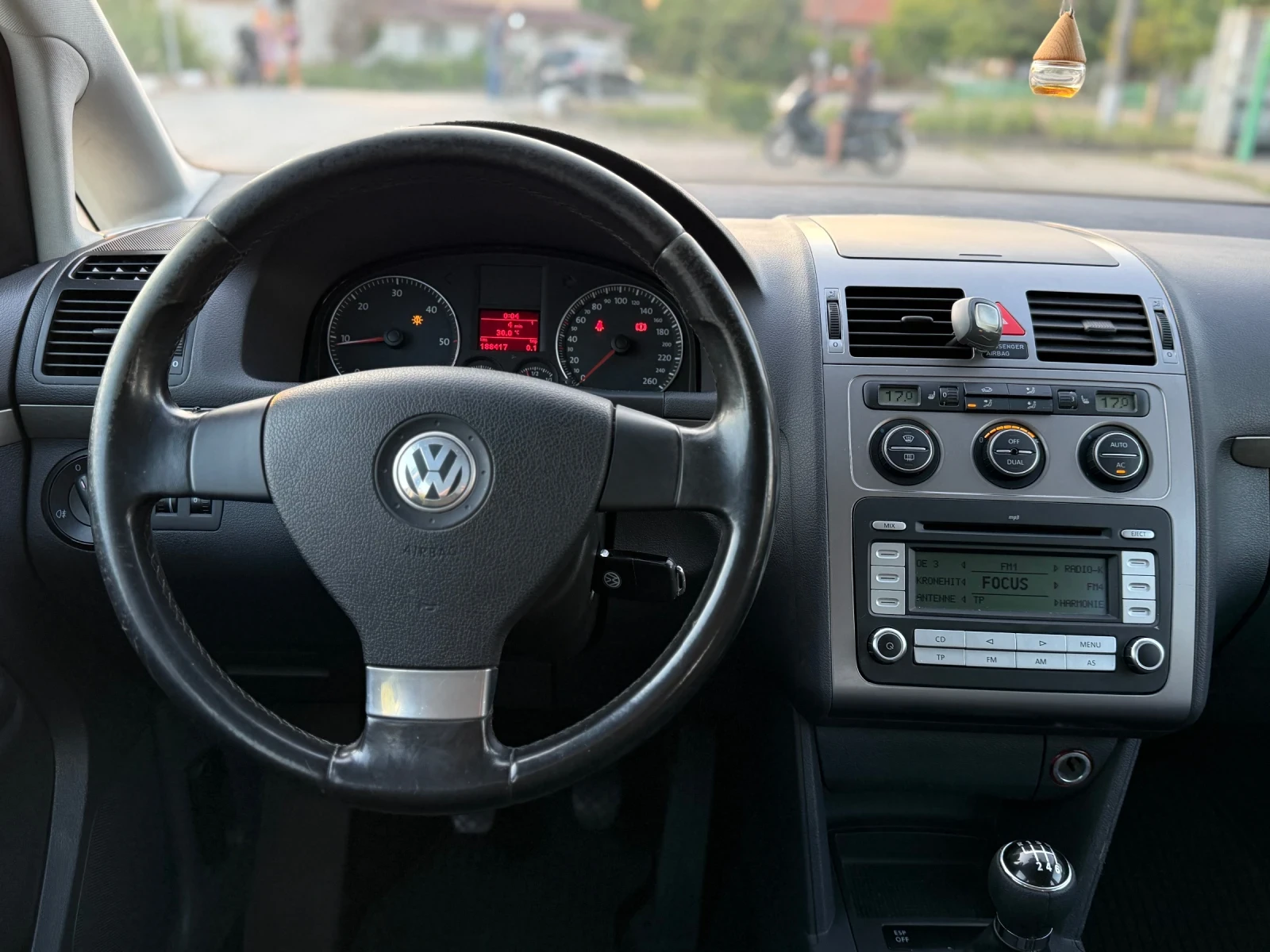 VW Touran 1.9* KLIMATRONIK* TOP - изображение 9