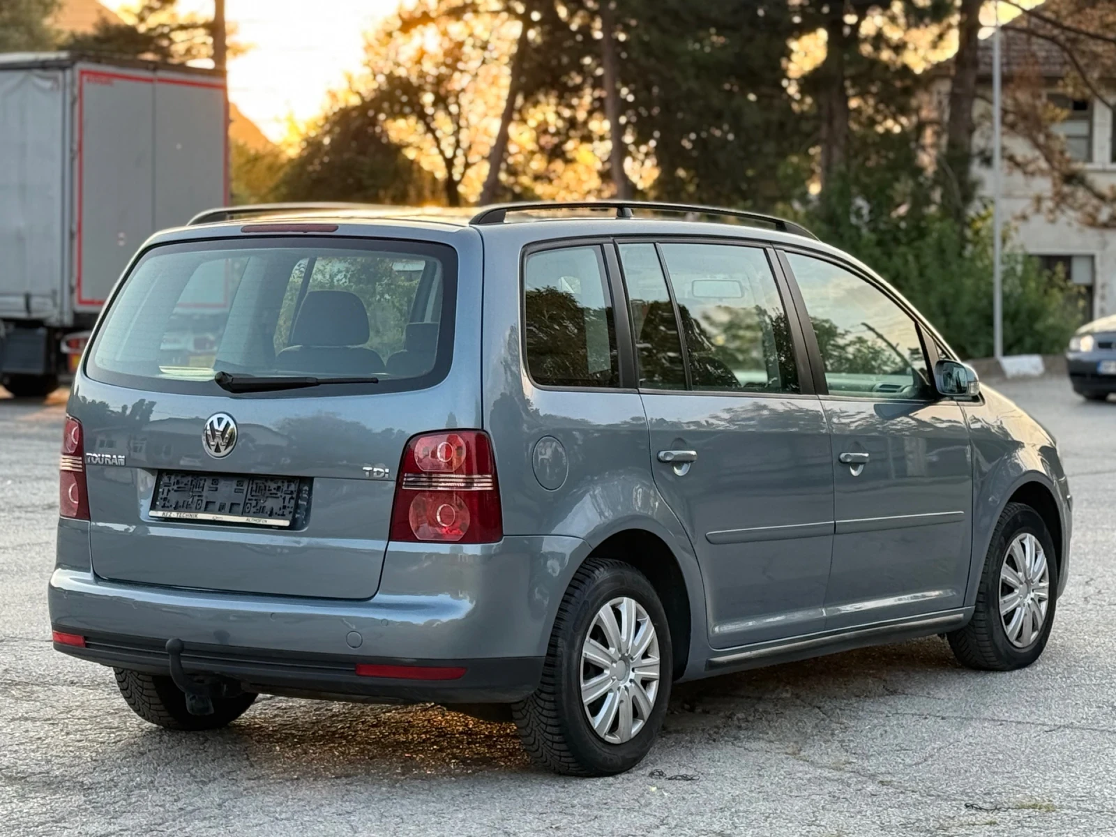 VW Touran 1.9* KLIMATRONIK* TOP - изображение 5