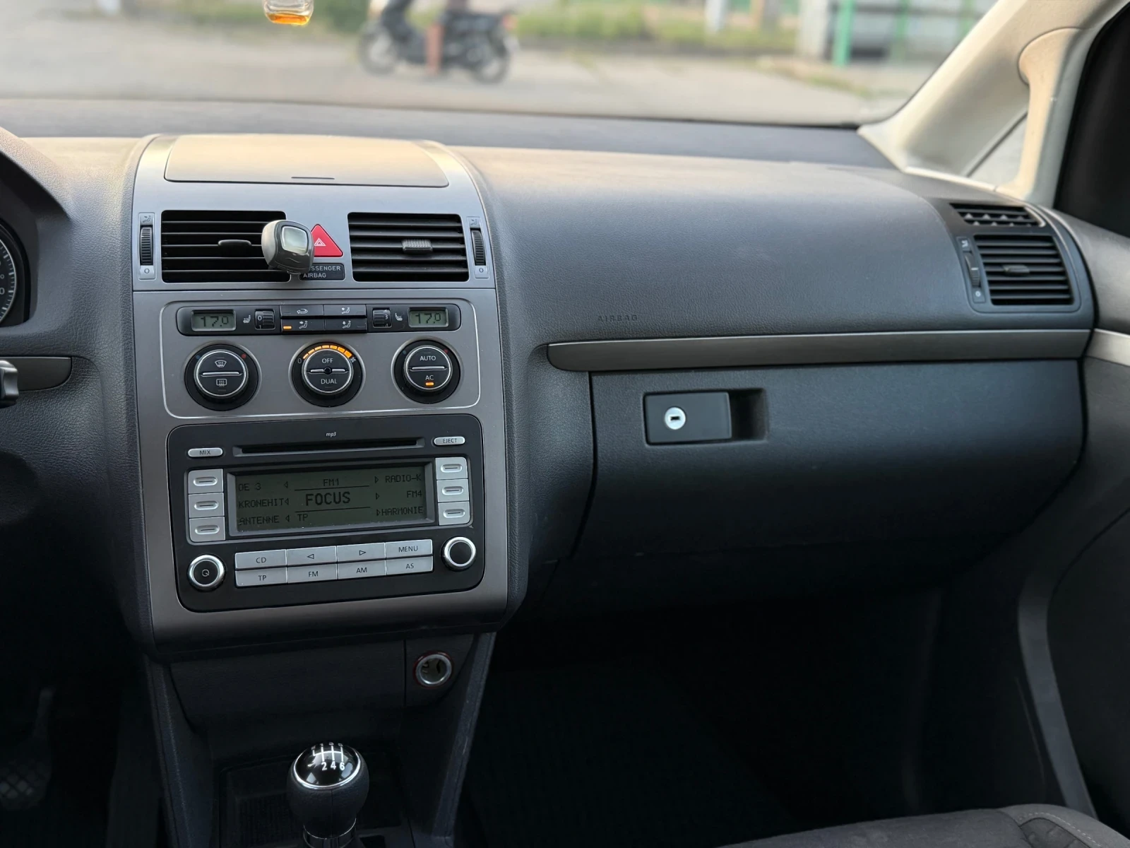 VW Touran 1.9* KLIMATRONIK* TOP - изображение 10