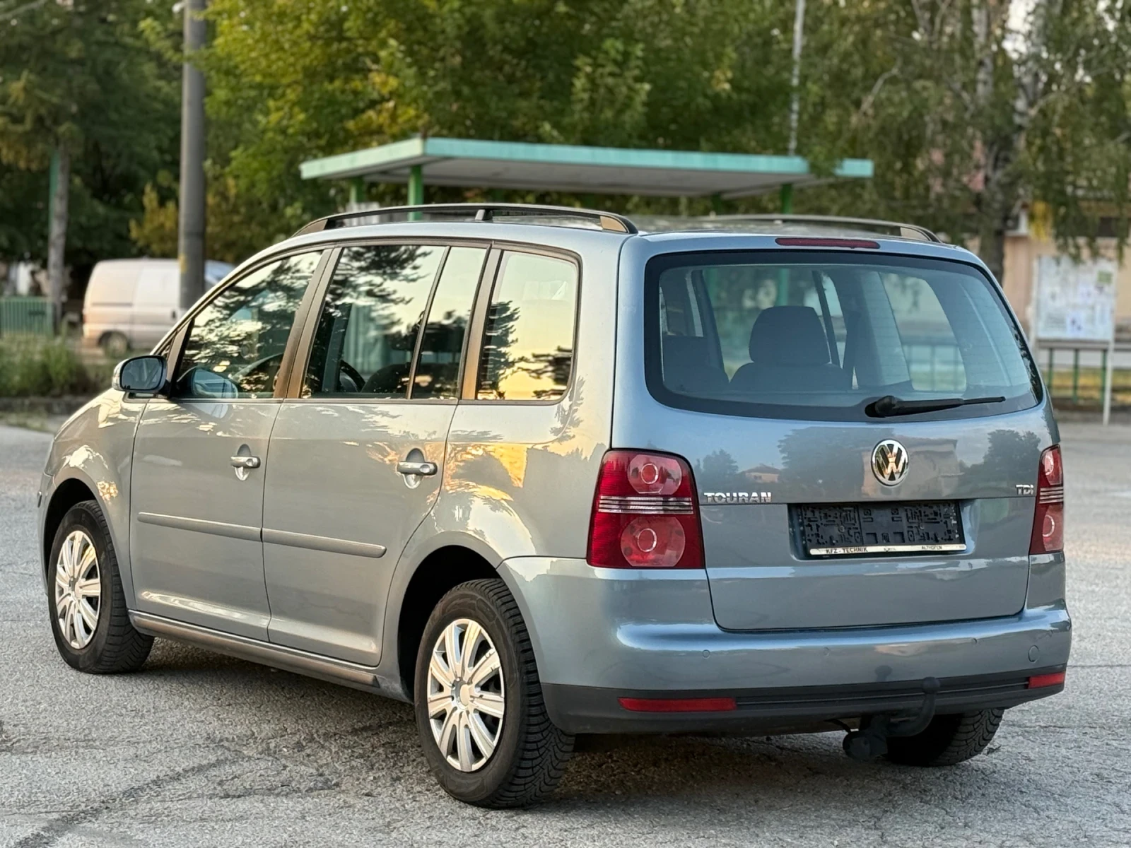 VW Touran 1.9* KLIMATRONIK* TOP - изображение 7