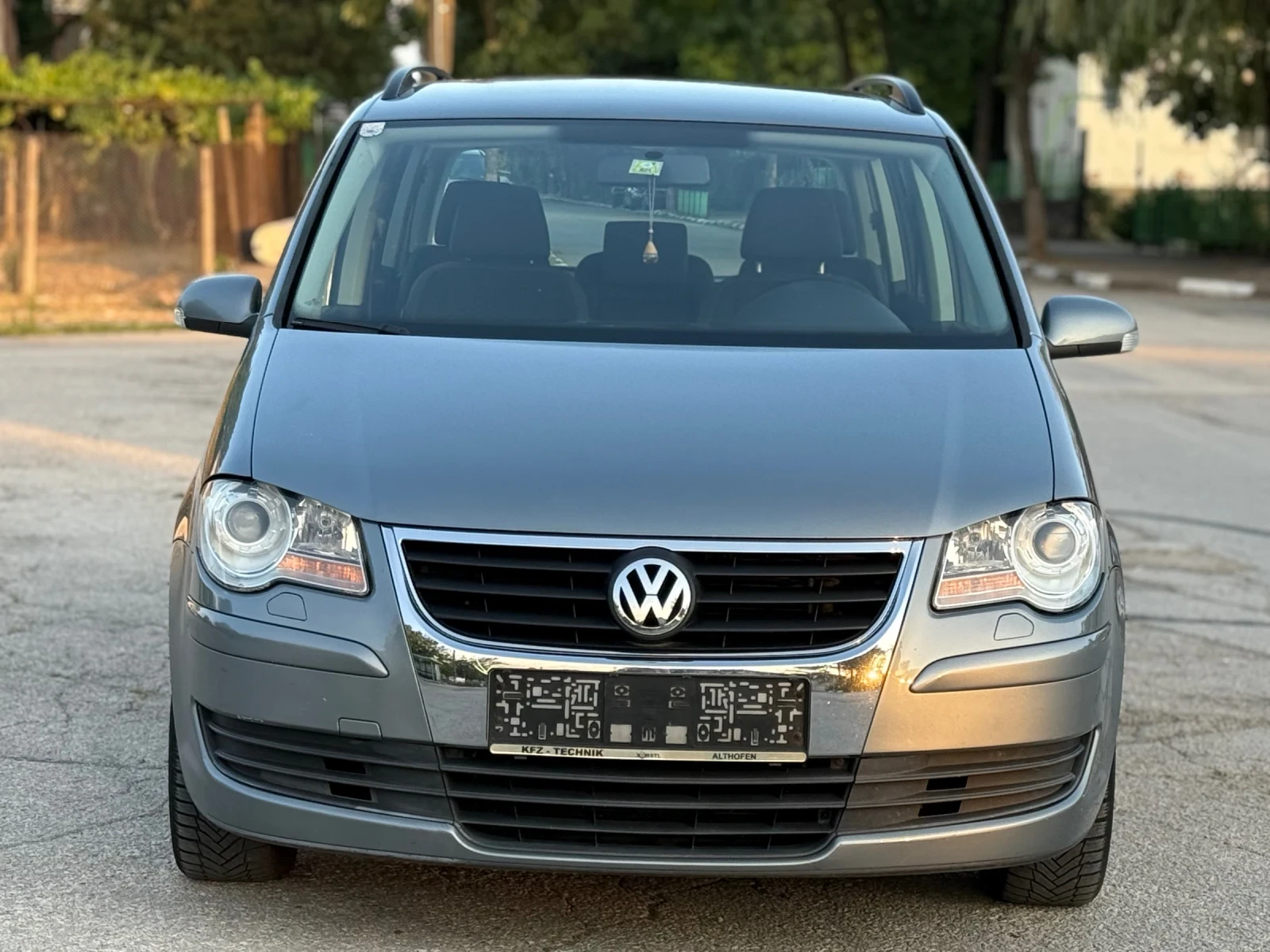 VW Touran 1.9* KLIMATRONIK* TOP - изображение 2