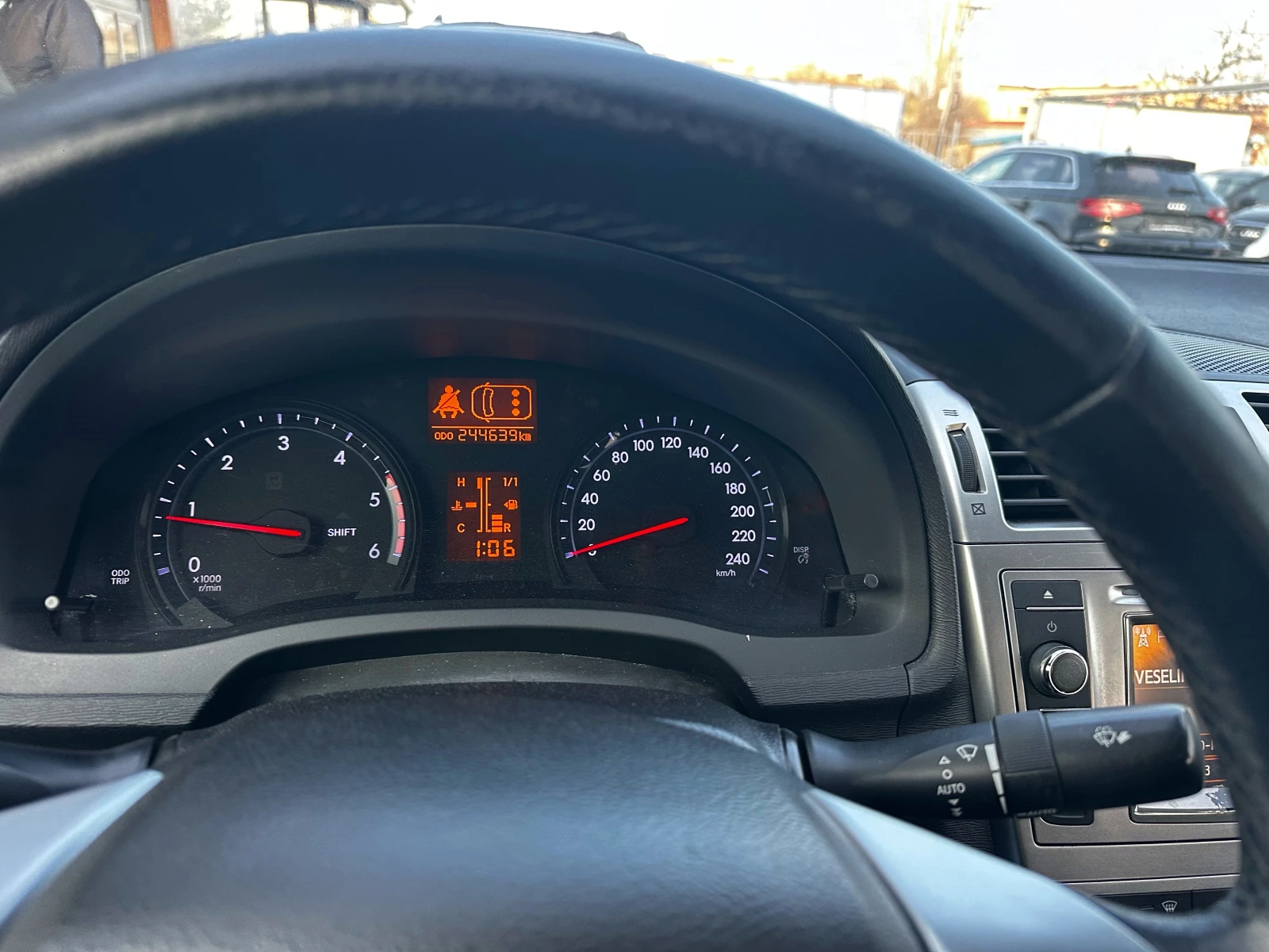 Toyota Avensis 2.0D4d 126к.с Facelift* Нави* Камера, снимка 12 - Автомобили и джипове - 53993110