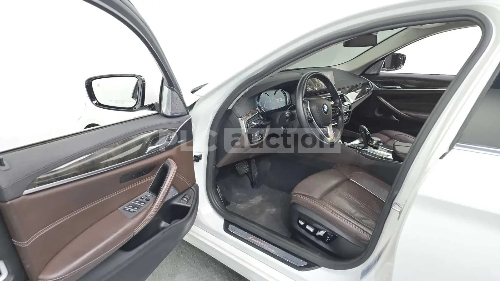 BMW 540 * XDRIVE * DISTRONIC * FULL, снимка 10 - Автомобили и джипове - 54290436