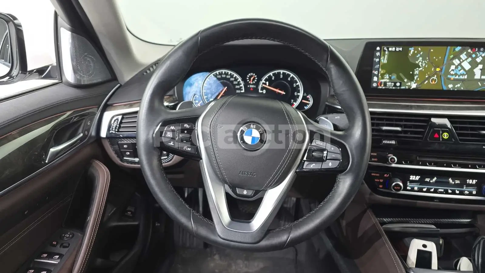 BMW 540 * XDRIVE * DISTRONIC * FULL, снимка 13 - Автомобили и джипове - 54290436