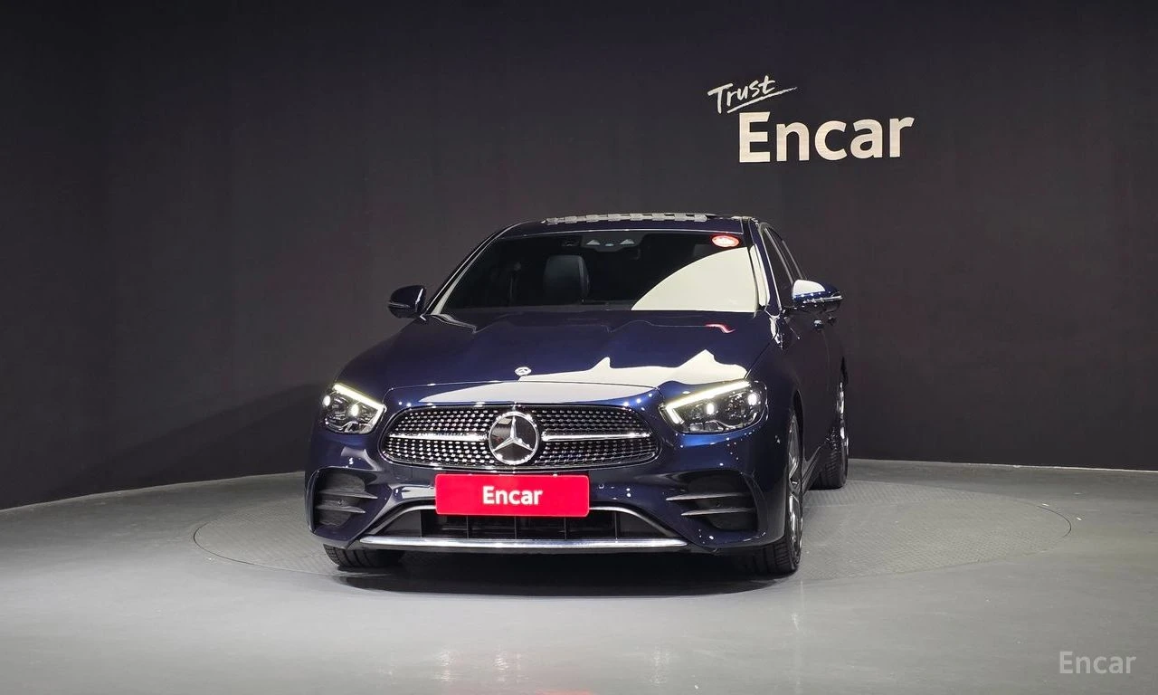 Mercedes-Benz E 220 4MATIC* AMG* HEAD-UP* AMBIENT* 360 КАМЕРИ* КЕЙЛЕС, снимка 2 - Автомобили и джипове - 54357425