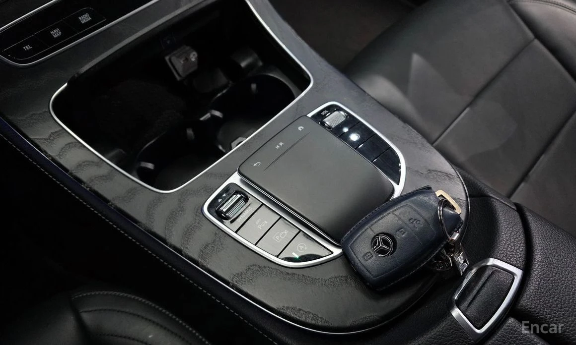 Mercedes-Benz C 220, снимка 9 - Автомобили и джипове - 54412649