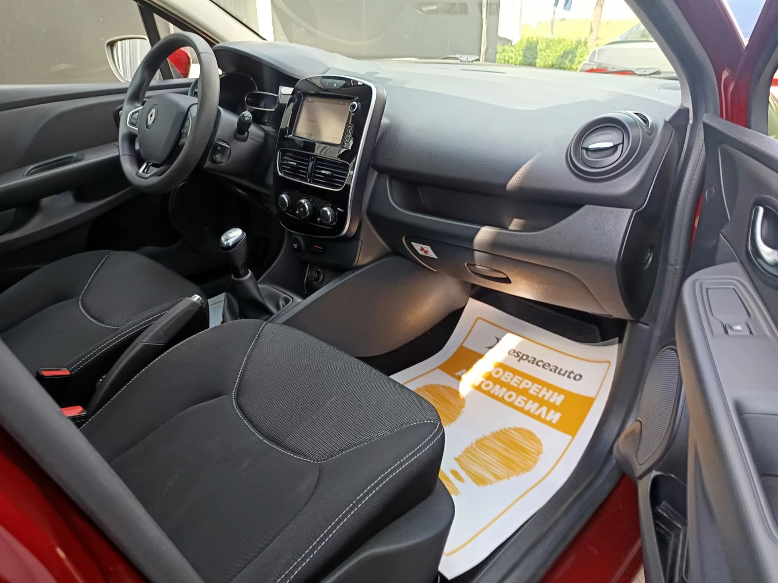 Renault Clio 1.2 16V/ 73к.с., снимка 13 - Автомобили и джипове - 54621441
