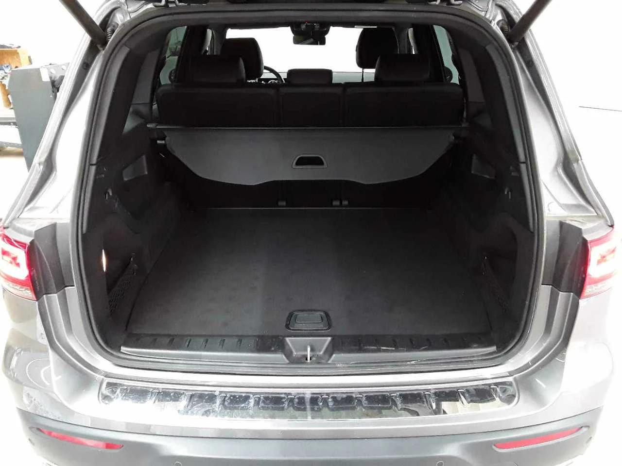 Mercedes-Benz EQB 250 Progressive Advanced, снимка 9 - Автомобили и джипове - 55059804