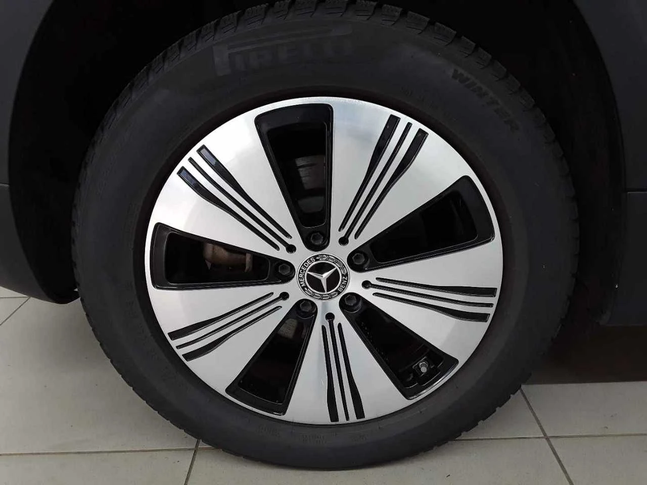 Mercedes-Benz EQB 250 Progressive Advanced, снимка 3 - Автомобили и джипове - 55059804