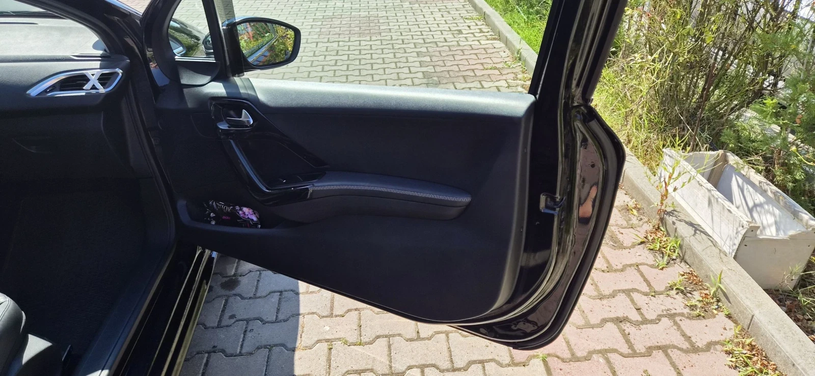 Peugeot 208, снимка 9 - Автомобили и джипове - 55247773