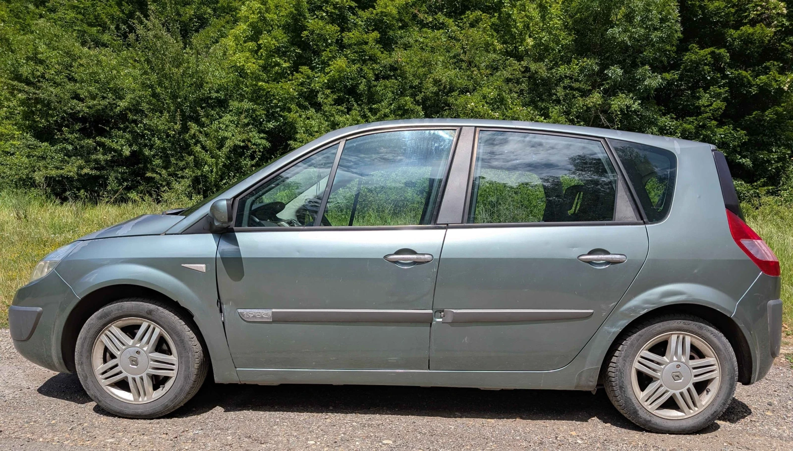 Renault Scenic 1.9 dCi, снимка 7 - Автомобили и джипове - 55316990