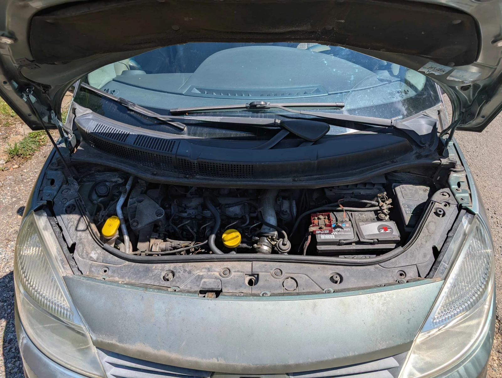 Renault Scenic 1.9 dCi, снимка 15 - Автомобили и джипове - 55316990