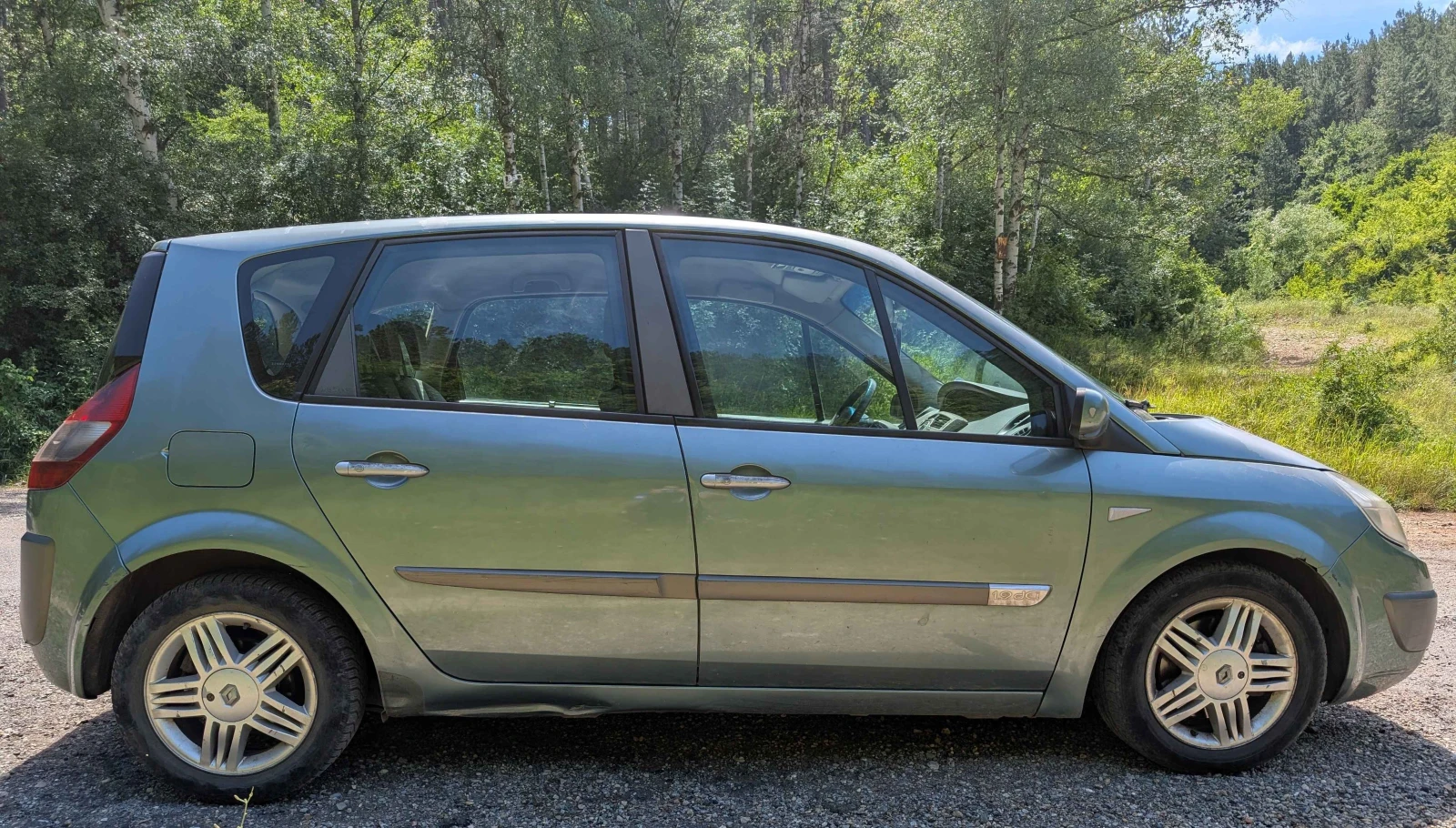 Renault Scenic 1.9 dCi, снимка 3 - Автомобили и джипове - 55316990