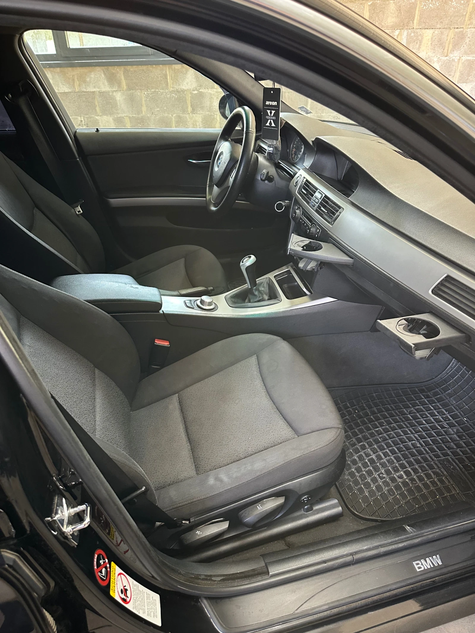 BMW 330, снимка 9 - Автомобили и джипове - 55378017