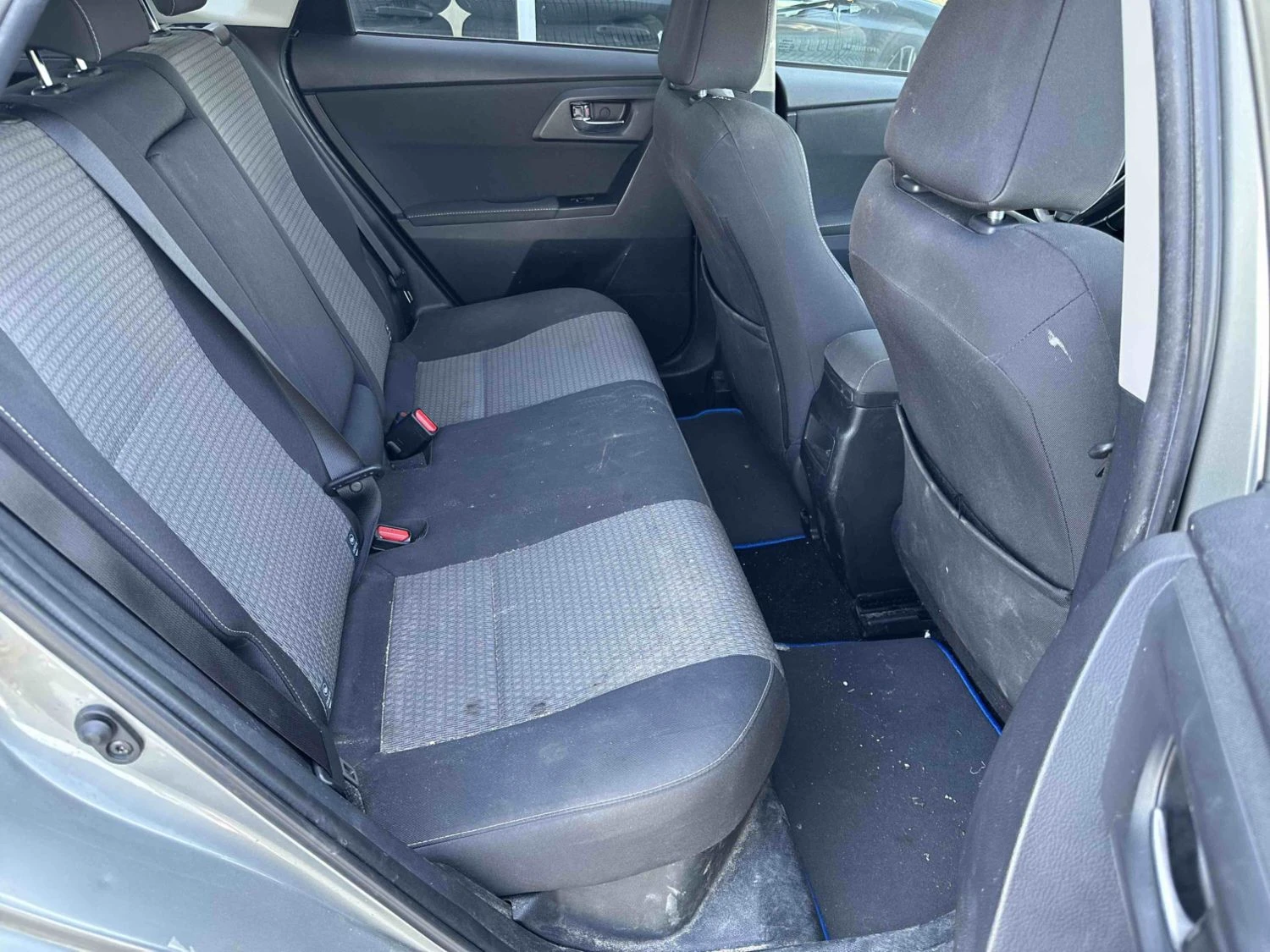 Toyota Auris Prestige 1.8 Хибрид, снимка 8 - Автомобили и джипове - 55703732