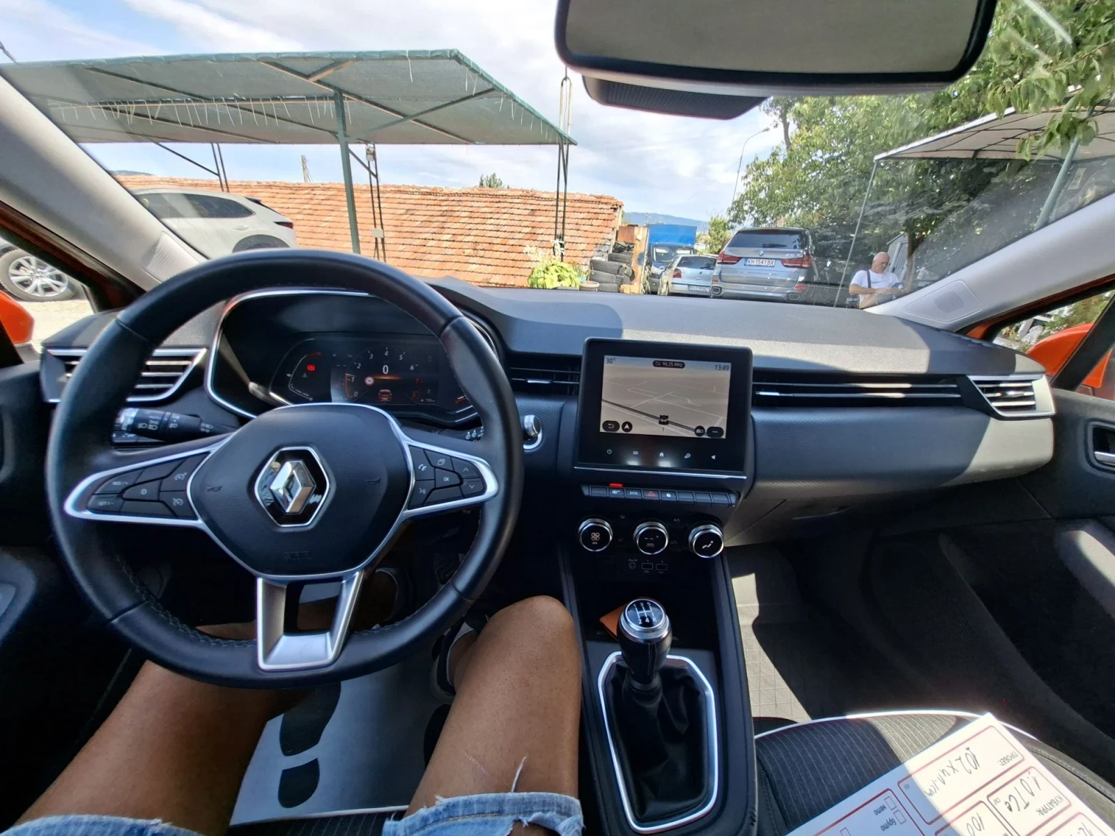 Renault Clio 1.0 TCе, снимка 8 - Автомобили и джипове - 55961735