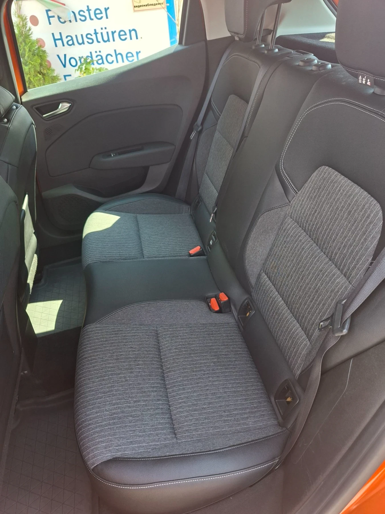 Renault Clio 1.0 TCе, снимка 13 - Автомобили и джипове - 55961735