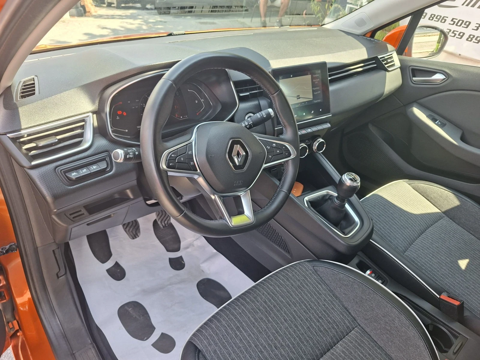 Renault Clio 1.0 TCе, снимка 9 - Автомобили и джипове - 55961735