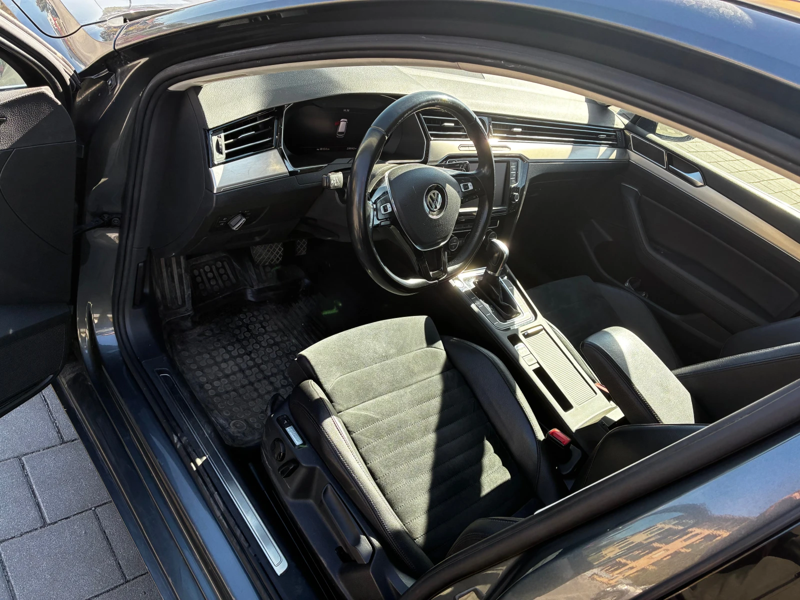 VW Passat B8, снимка 12 - Автомобили и джипове - 56338312
