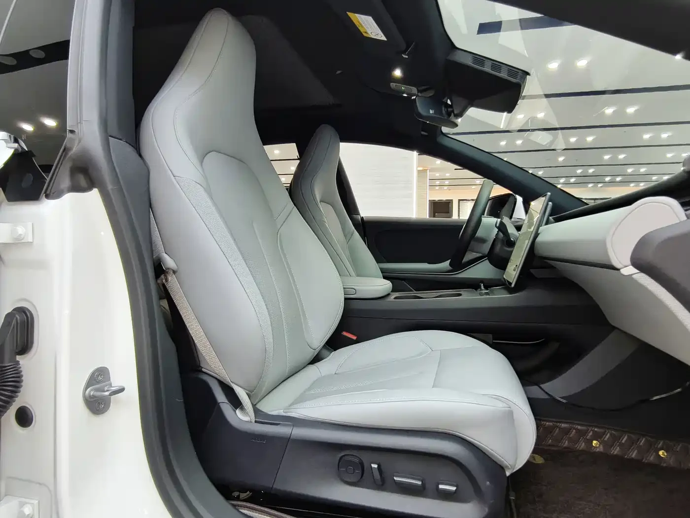 NIO ET5 75KWH* 2025* TOURING* 360* DIS* LED* ������ ���� | Mobile.bg � ����������� 12