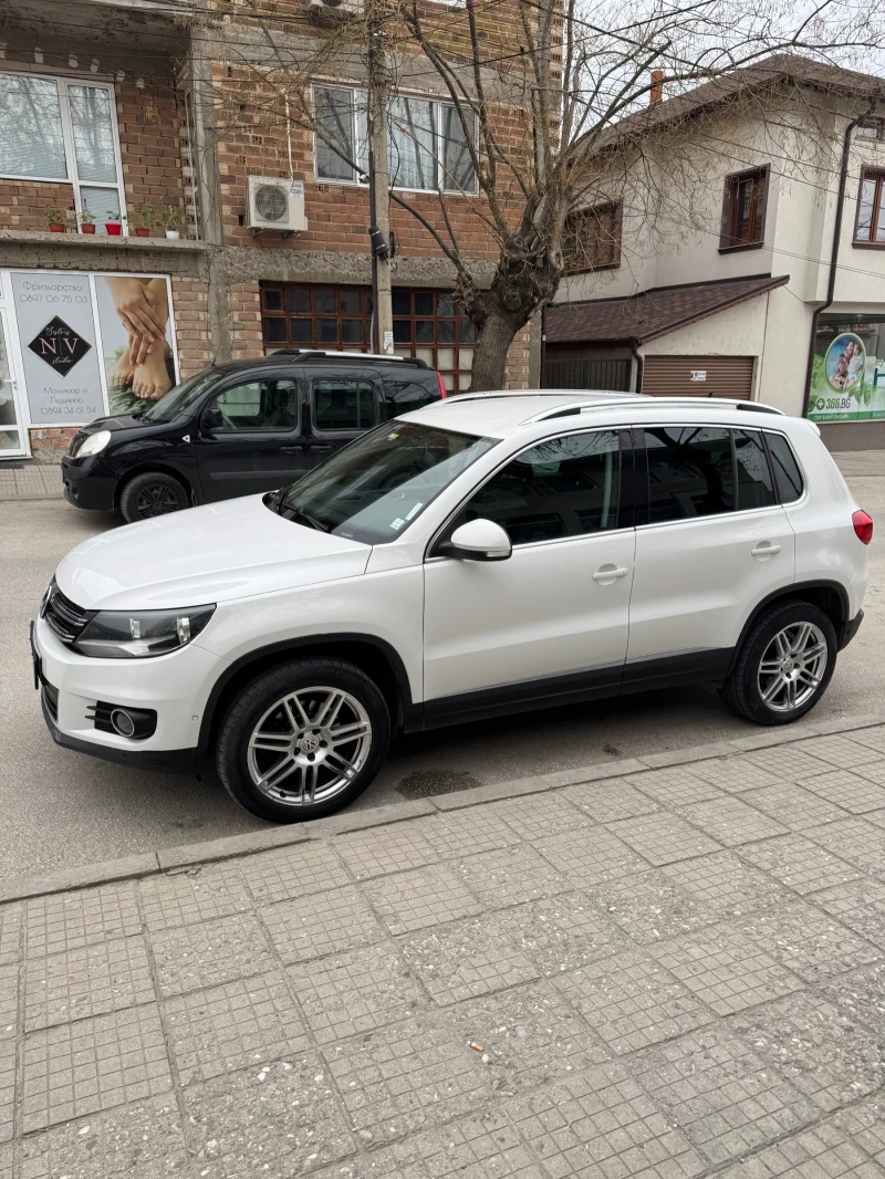 VW Tiguan, снимка 3 - Автомобили и джипове - 49605840