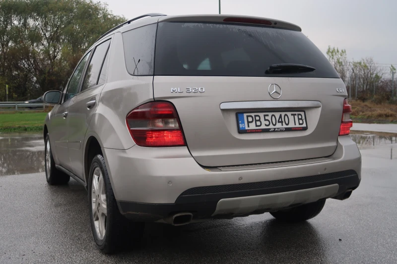 Mercedes-Benz ML 320, снимка 4 - Автомобили и джипове - 52586388