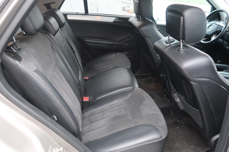 Mercedes-Benz ML 320, снимка 9 - Автомобили и джипове - 52586388
