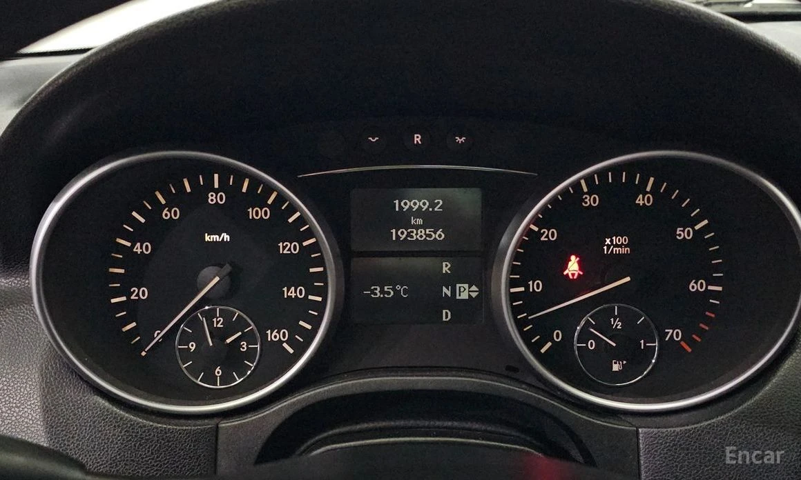 Mercedes-Benz ML 350  - изображение 8