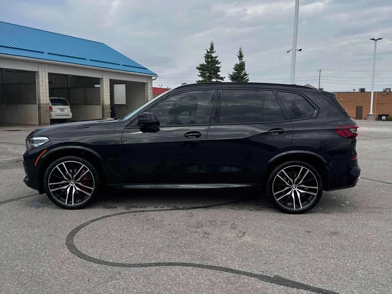 BMW X5 | xDrive40i | DISTRONIC | HUD | SWAROVSKI | , снимка 2 - Автомобили и джипове - 54460355