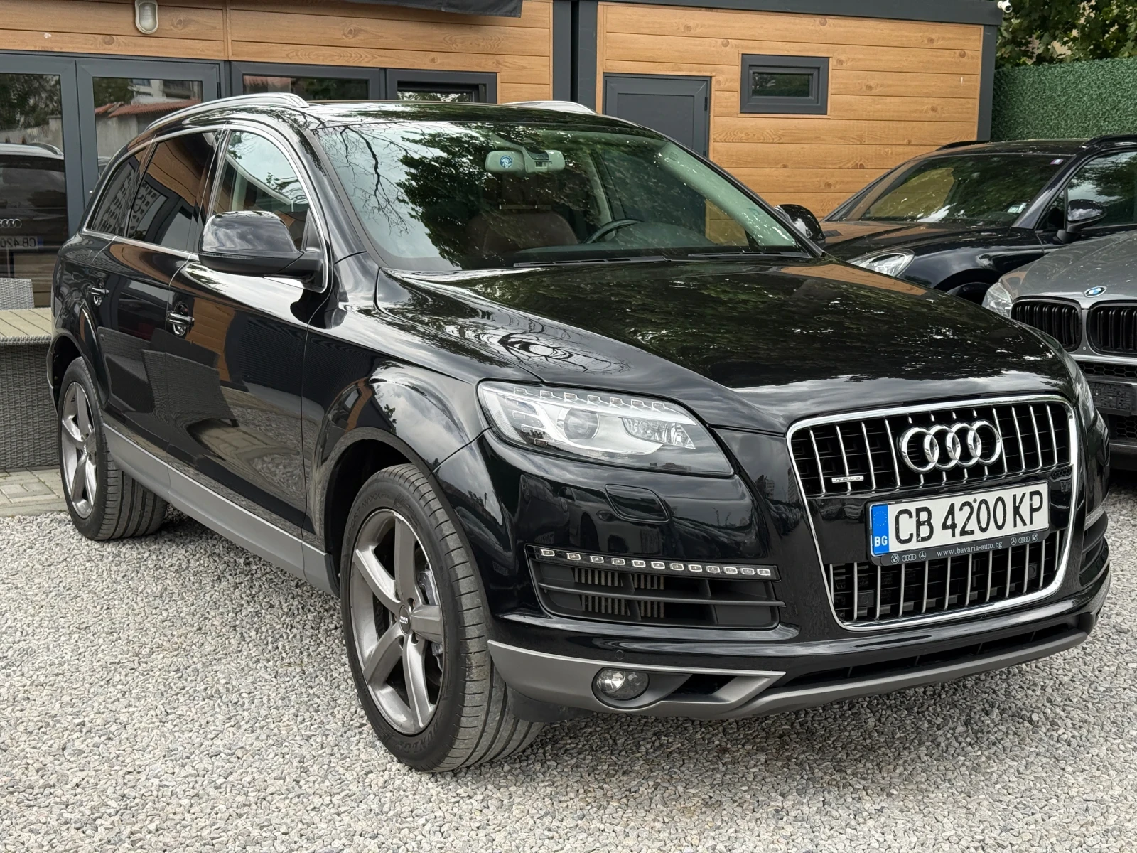 Audi Q7 4.2TDI/Exclusive/Обдухване/Подгрев/Панорама/Монито, снимка 3 - Автомобили и джипове - 54634314