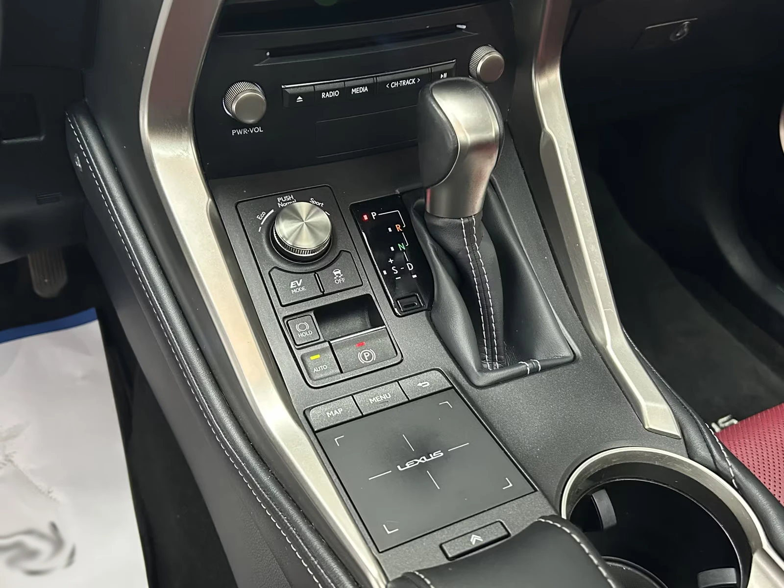 Lexus NX 300h SPORT-LINE/197HP/PANO/CAM/NAVI/LED/CPLAY/509q, снимка 11 - Автомобили и джипове - 55358432