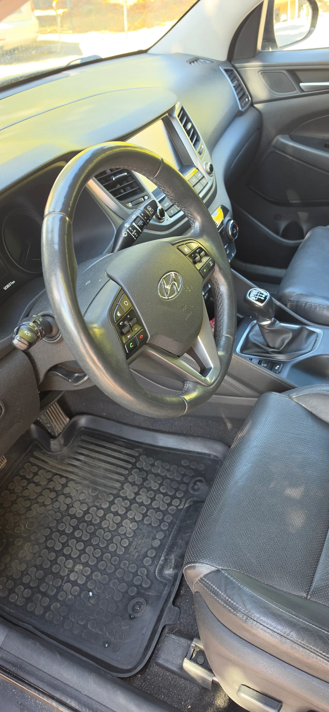 Hyundai Tucson 2.0 D 4x4 Панорама, обдухване,  185 к.с., снимка 13 - Автомобили и джипове - 55680960