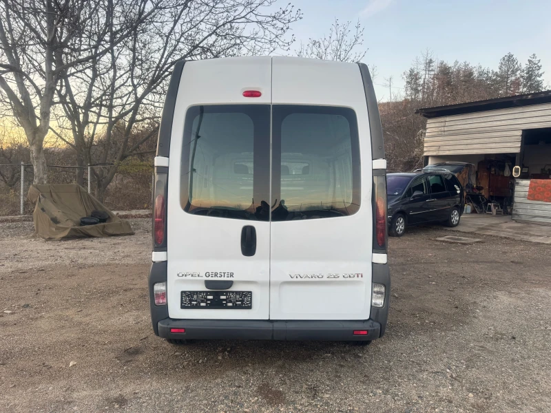 Opel Vivaro 2.5CDTI 119000km.100%, снимка 5 - Бусове и автобуси - 48122295