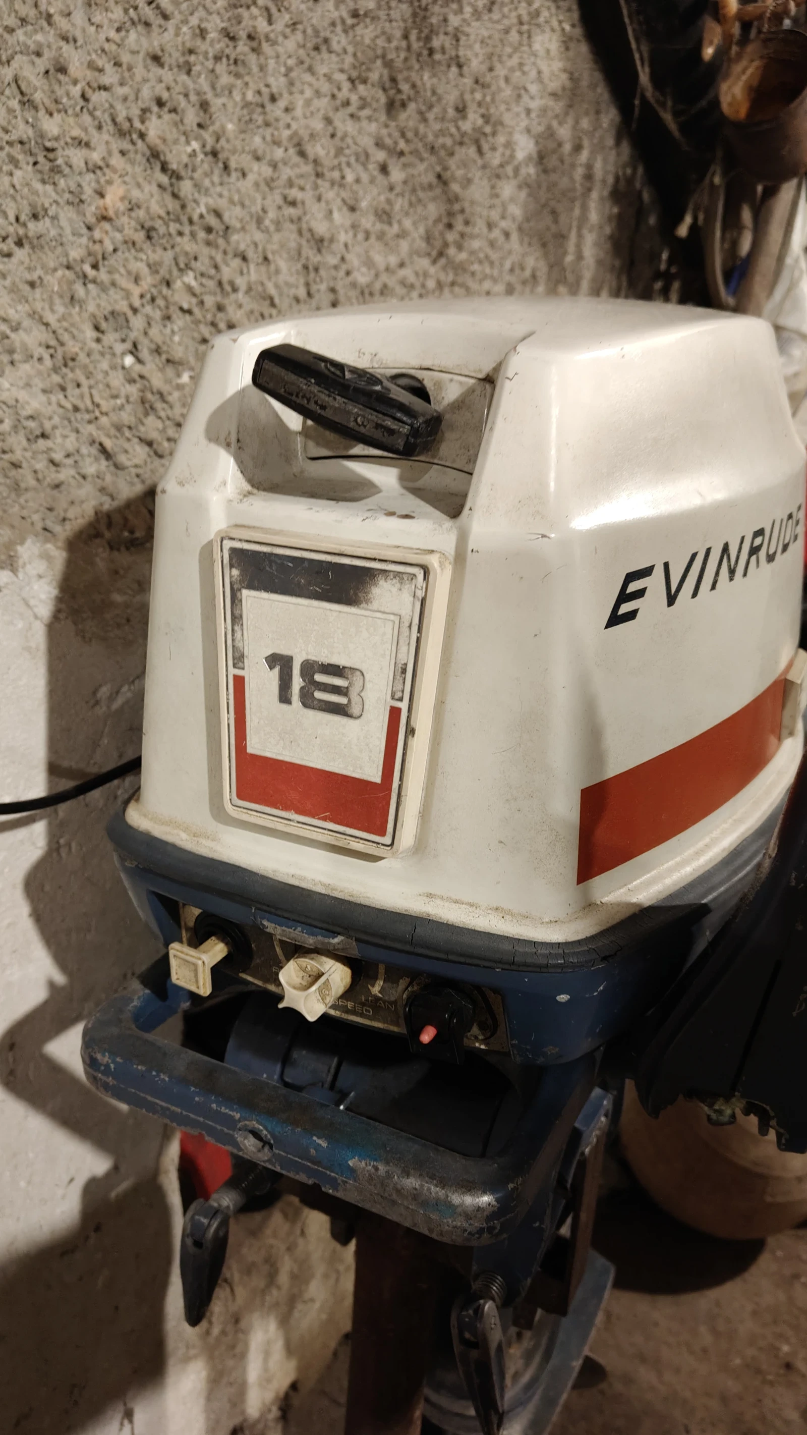 Извънбордов двигател Evinrude undefined | Auto.bg — изображение 1