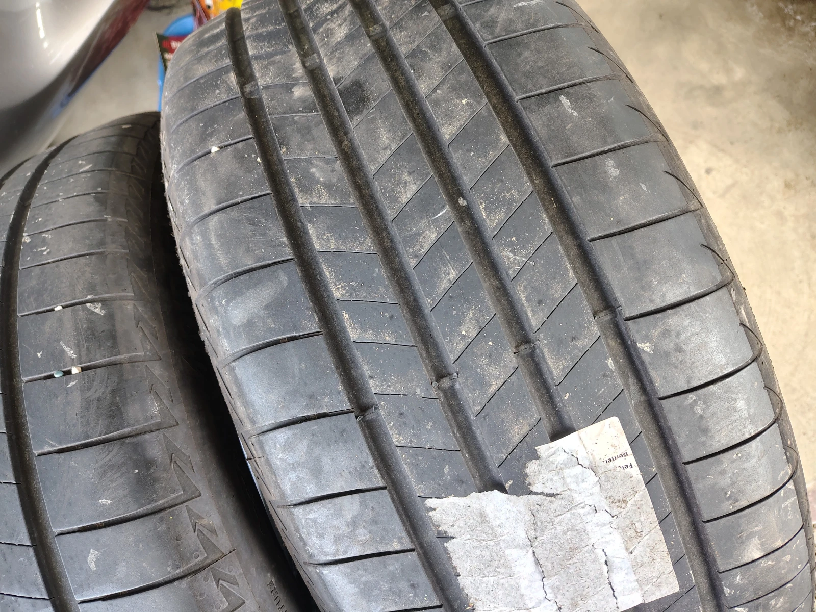 Гуми Летни 255/40R21, снимка 3 - Гуми и джанти - 55842077