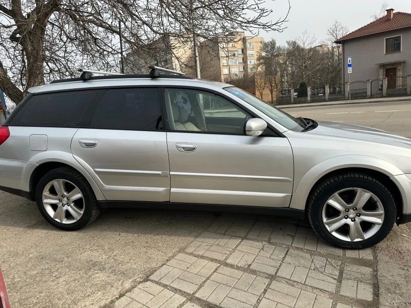 Subaru Outback 3.0-H6-ЕДИН СОБСТВЕНИК-FULL SERVICE, снимка 6 - Автомобили и джипове - 44532376