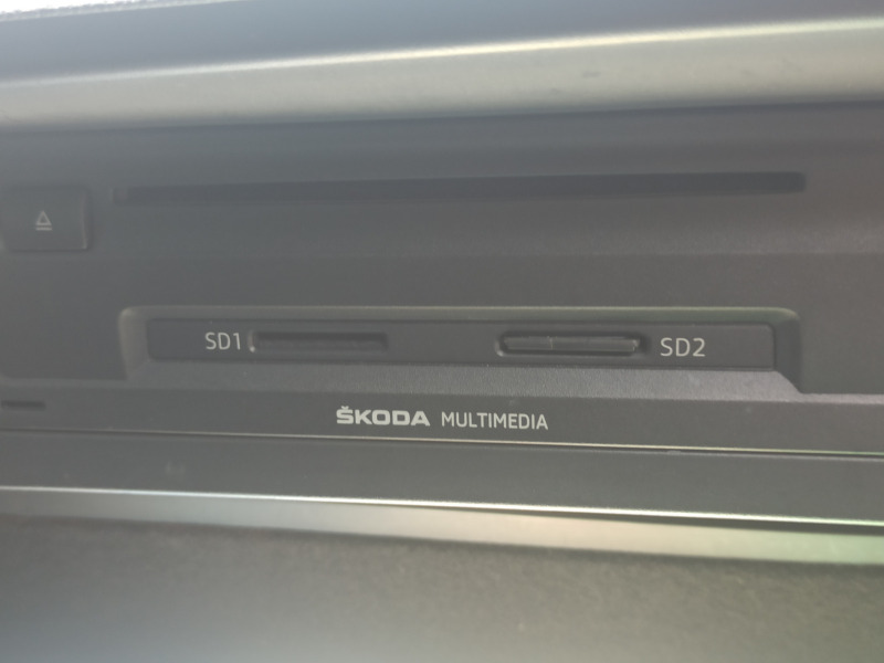 Skoda Octavia 4.4 2.0 TDI, снимка 15 - Автомобили и джипове - 45932510