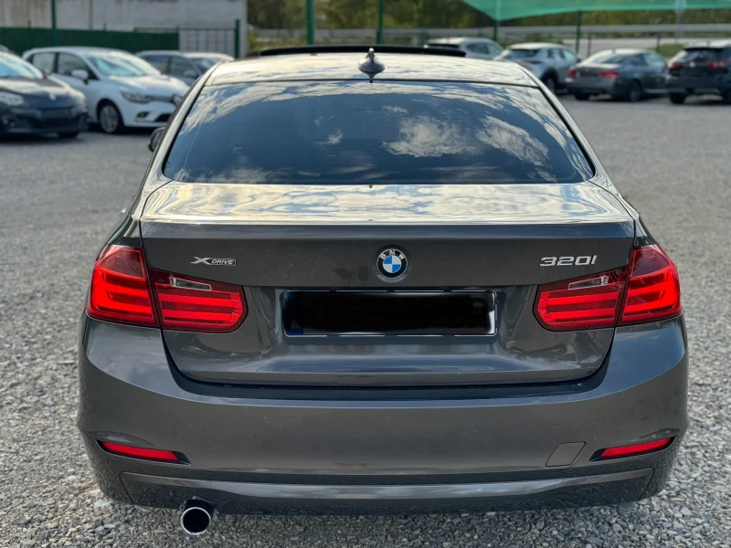 BMW 320 2.0i, снимка 4 - Автомобили и джипове - 47558670