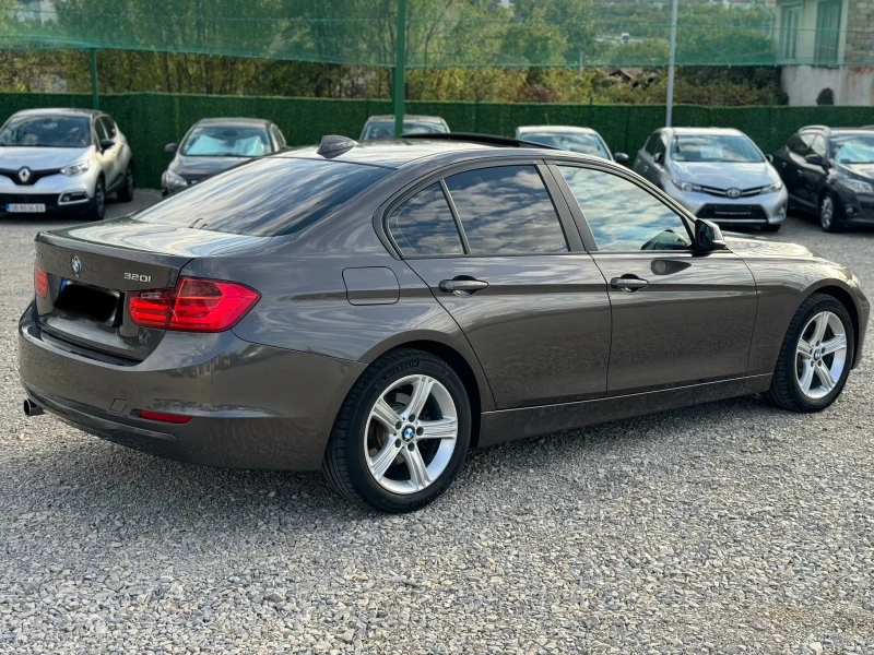 BMW 320 2.0i, снимка 3 - Автомобили и джипове - 47558670