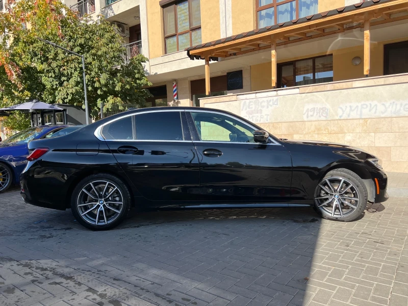 BMW 330 i xDrive / Sport Line / LED, снимка 4 - Автомобили и джипове - 47745247