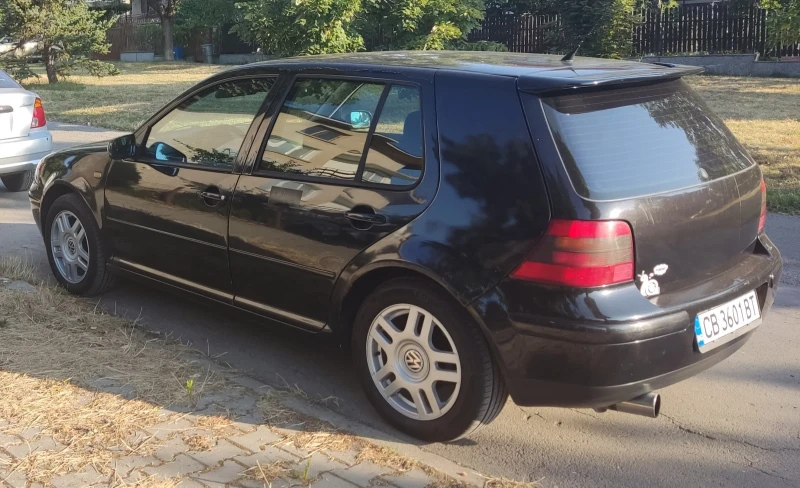 VW Golf 1.8T, снимка 1 - Автомобили и джипове - 48113191