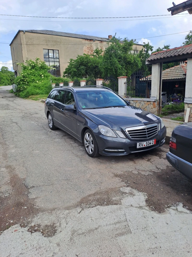 Mercedes-Benz E 220 220сди, снимка 1 - Автомобили и джипове - 48981487