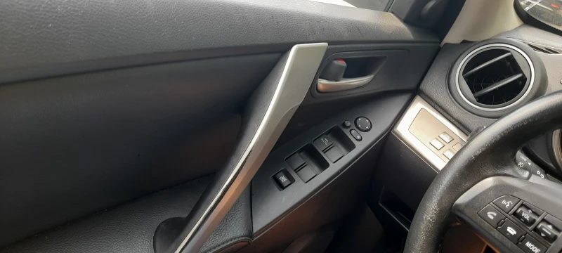 Mazda 3 2.2 Diesel, снимка 11 - Автомобили и джипове - 51574082
