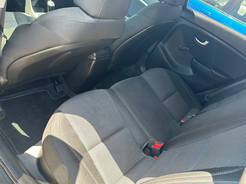 Hyundai I30 1.4CDTI 90ps, снимка 8 - Автомобили и джипове - 52570709