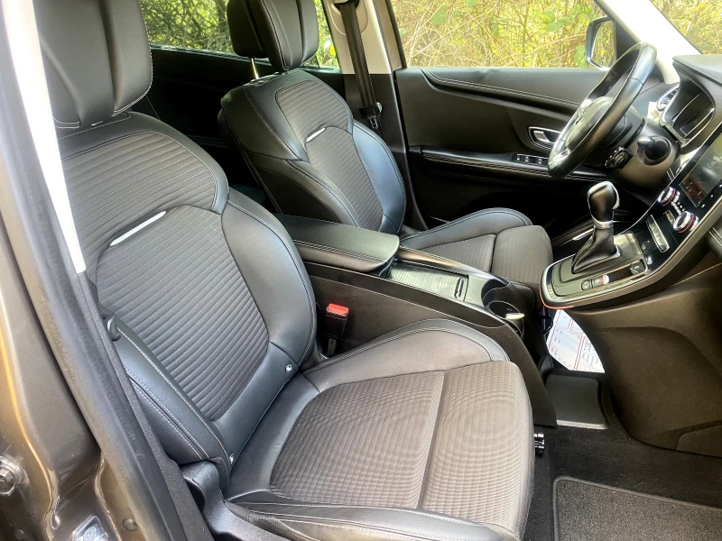 Renault Scenic dCi Energy Bose FULL MAXX, снимка 10 - Автомобили и джипове - 52247383