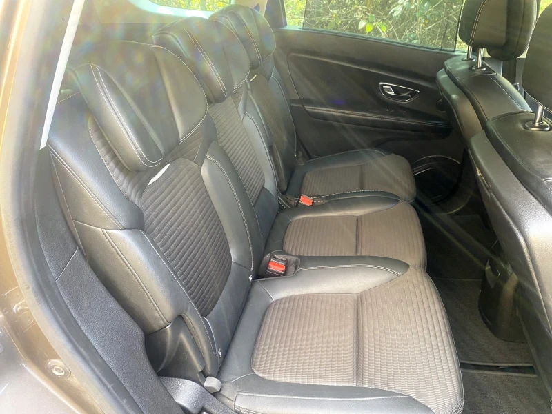 Renault Scenic dCi Energy Bose FULL MAXX, снимка 11 - Автомобили и джипове - 52247383