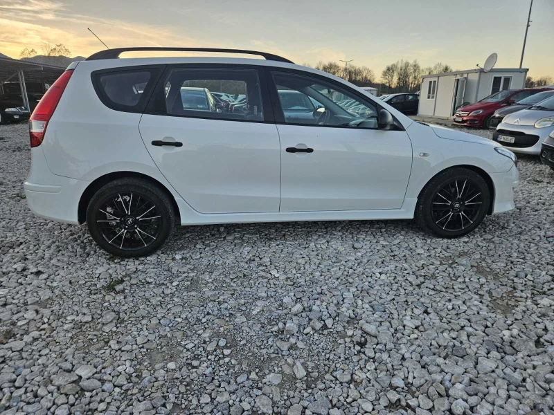 Hyundai I30, снимка 2 - Автомобили и джипове - 52416053
